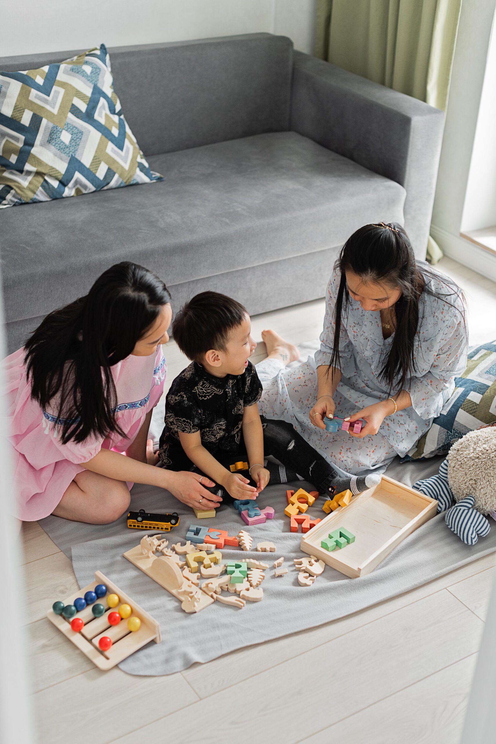 Au Pair Agency Mondial — warme interactie tussen au pair en gastgezin in een Nederlandse setting